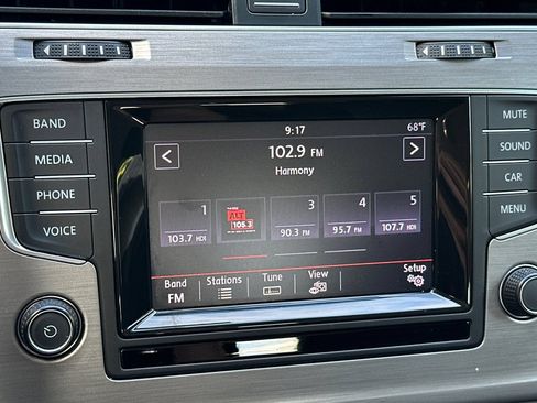 Used 2015 Volkswagen Golf TDI S FWD image 18