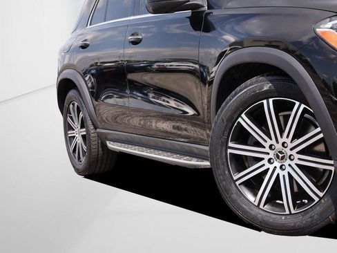 Used 2025 Mercedes-Benz GLE 450e 4MATIC image 3