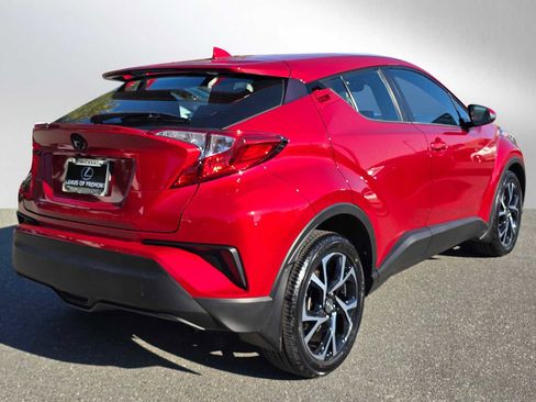 Used 2021 Toyota C-HR XLE image 3