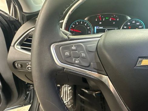 Used 2018 Chevrolet Malibu LT FWD image 18