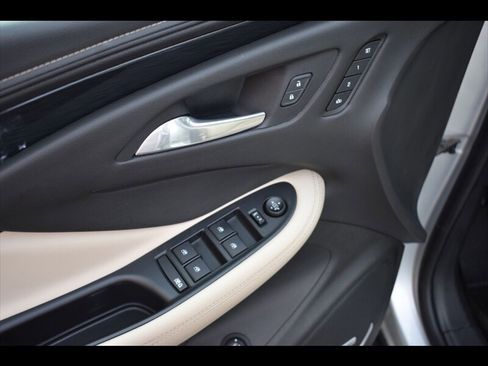 Used 2016 Buick Envision Premium image 18