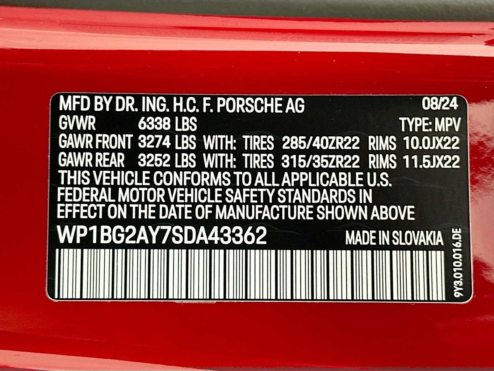 Certified 2025 Porsche Cayenne GTS AWD/4WD image 32