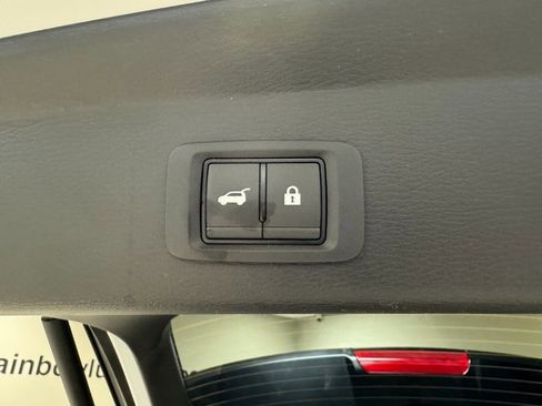 Used 2024 Mitsubishi Outlander 4WD Plug-In Hybrid image 27