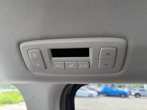 Used 2026 Kia Carnival FWD image 24