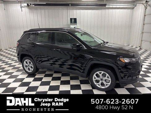 Used 2026 Jeep Compass Latitude AWD/4WD image 1