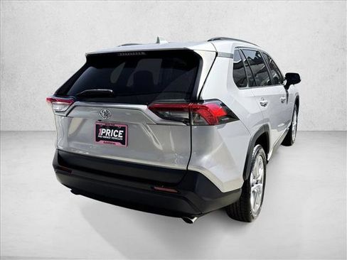 Used 2019 Toyota RAV4 XLE Premium w/ Cold Weather Package image 5