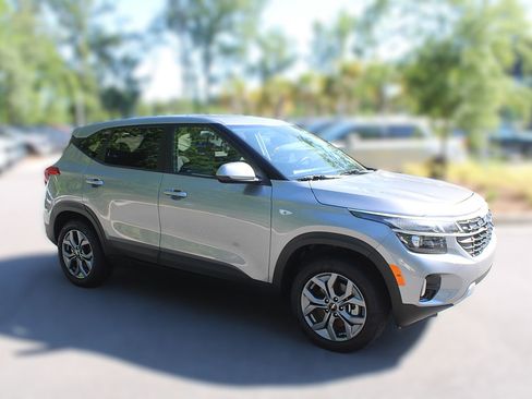 Certified 2026 Kia Seltos LX AWD/4WD image 14
