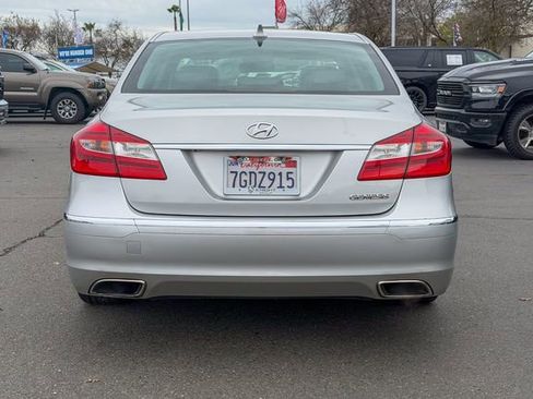Used 2013 Hyundai Genesis 3.8 image 7