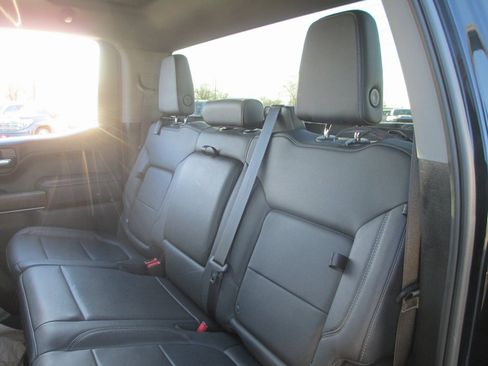 Certified 2022 GMC Sierra 1500 SLT image 17