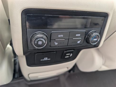Used 2018 GMC Acadia Denali w/ Technology Package AWD/4WD image 17