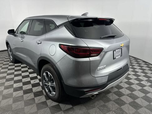 Used 2025 Chevrolet Blazer LT FWD image 6
