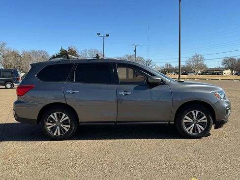 Used 2019 Nissan Pathfinder SL image 4