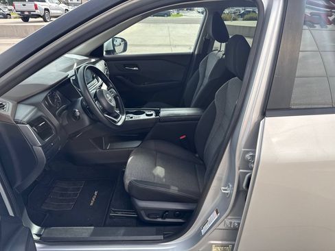 Used 2022 Nissan Rogue SV AWD/4WD image 10