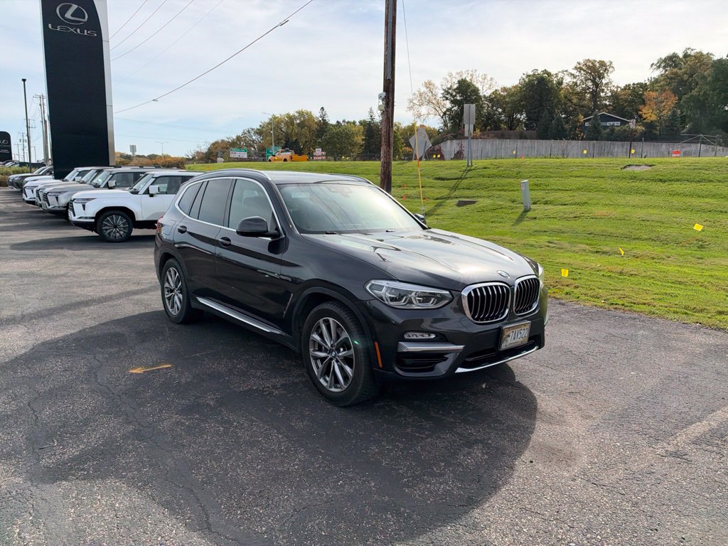 Used 2018 BMW X3 xDrive30i w/ Executive Package AWD/4WD image 9