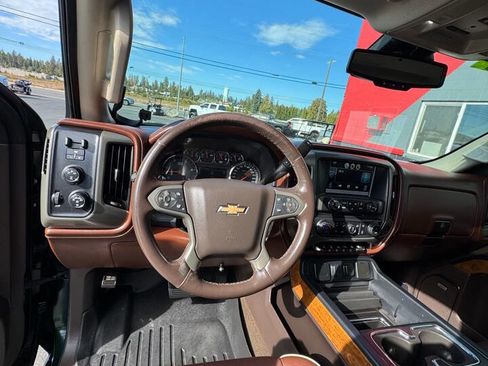 Used 2015 Chevrolet Silverado 2500 High Country w/ Duramax Plus Package image 17