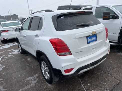 Used 2017 Chevrolet Trax LT w/ LT Convenience Package image 7