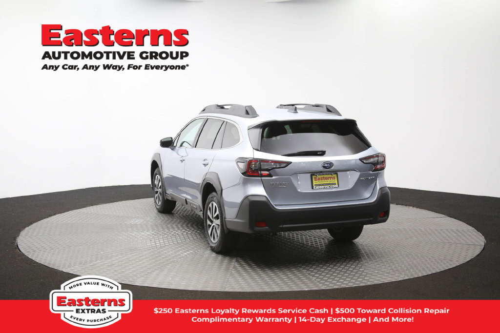 Used 2025 Subaru Outback Limited AWD/4WD image 60