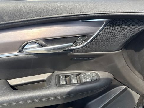 Used 2019 Cadillac XT5 Luxury w/ LPO, Radiant Package FWD image 19