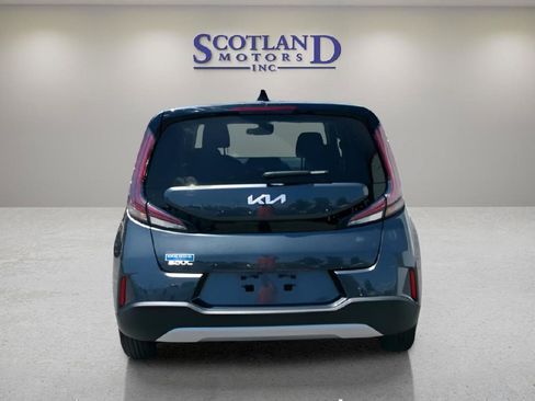 Used 2025 Kia Soul LX w/ LX Technology Package FWD image 7