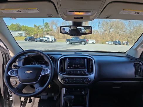 Used 2021 Chevrolet Colorado LT w/ LT Convenience Package image 19