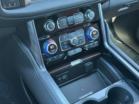 Used 2023 GMC Yukon XL Denali Ultimate image 37