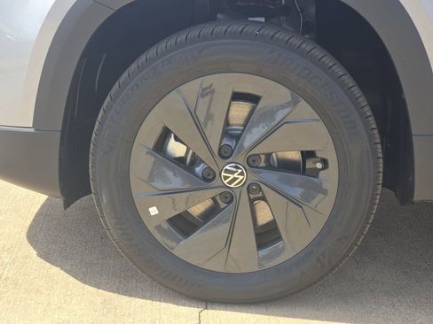 New 2026 Volkswagen Taos S FWD image 9