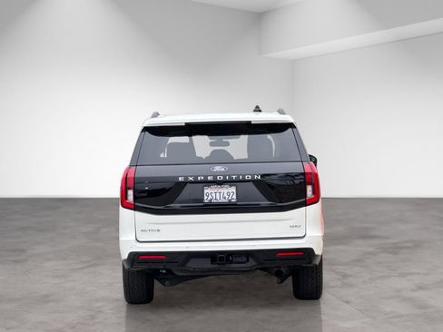 Used 2025 Ford Expedition Max Active AWD/4WD image 5