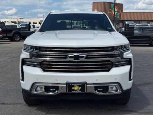 Used 2020 Chevrolet Silverado 1500 High Country w/ Technology Package AWD/4WD image 3