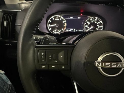 Certified 2025 Nissan Pathfinder SL w/ SL Premium Package FWD image 16