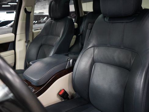 Used 2020 Land Rover Range Rover HSE AWD/4WD image 12
