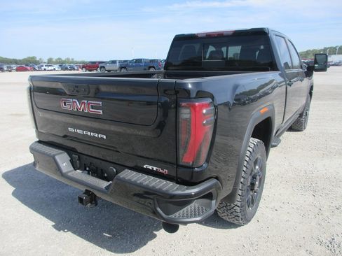 New 2026 GMC Sierra 2500 AT4 AWD/4WD image 4