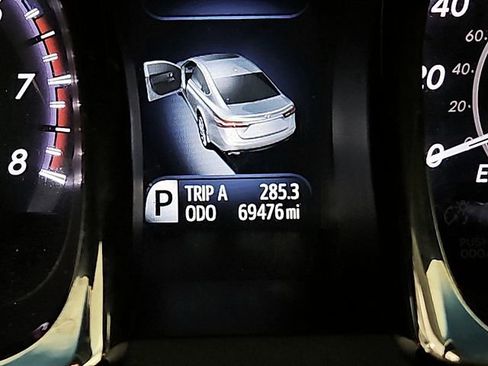 Used 2014 Toyota Avalon XLE image 19