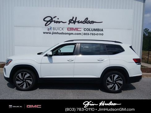 Used 2025 Volkswagen Atlas SE FWD image 1