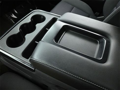 Used 2018 Chevrolet Silverado 1500 LT w/ Rally 2 Edition image 32