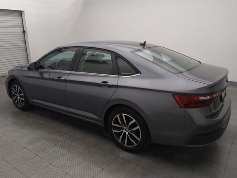 Used 2025 Volkswagen Jetta SE FWD image 3