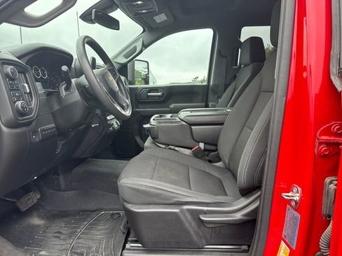 Used 2021 Chevrolet Silverado 2500 Custom w/ Custom Value Package image 11