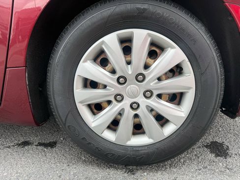Used 2018 Chrysler Pacifica L FWD image 9