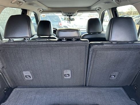 Certified 2023 Nissan Rogue SV w/ SV Premium Package image 17