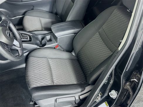 Used 2019 Nissan Rogue S image 18