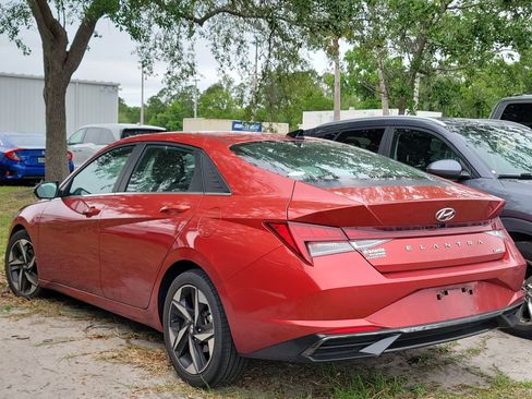 Used 2021 Hyundai Elantra Limited FWD image 6