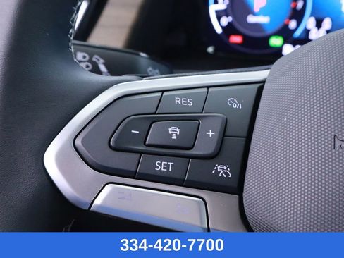 Certified 2025 Volkswagen Atlas SE w/ Black Wheel Package image 18