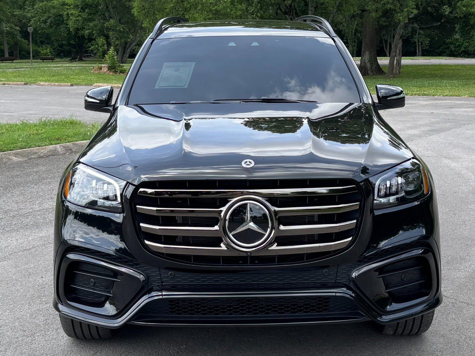 Used 2025 Mercedes-Benz GLS 450 4MATIC w/ AMG Line Exterior image 6