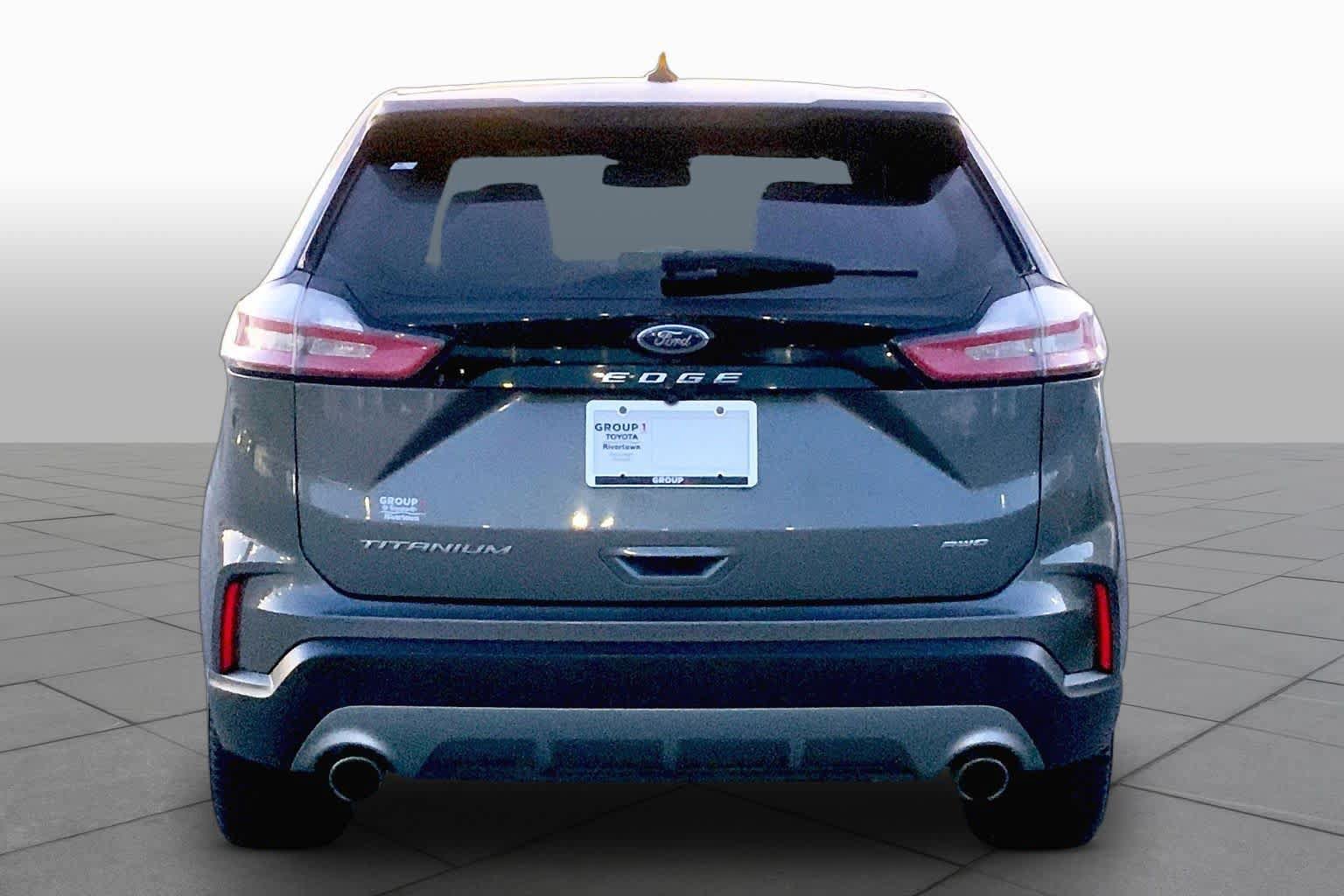 Used 2022 Ford Edge Titanium AWD/4WD image 5