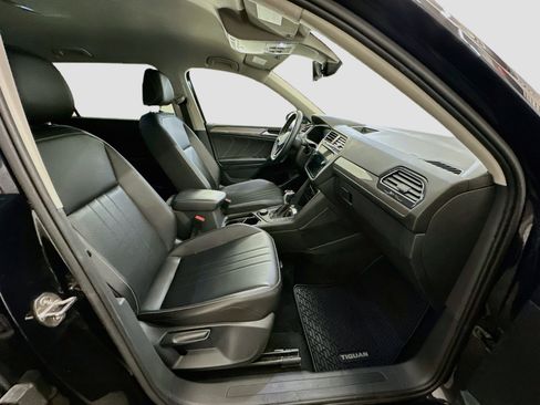 Used 2022 Volkswagen Tiguan SE AWD/4WD image 33