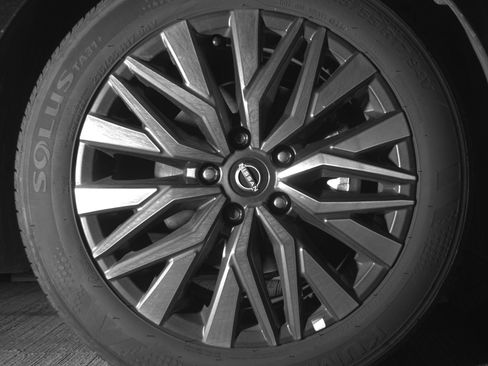 Used 2025 Nissan Altima 2.5 SV image 13