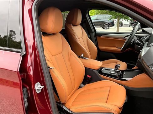 Certified 2025 BMW X4 xDrive30i AWD/4WD image 8