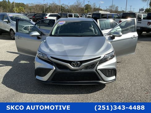 Used 2024 Toyota Camry SE image 28