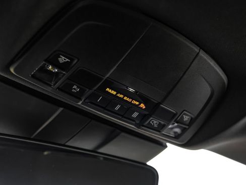 Used 2021 Porsche 718 Cayman w/ Premium Package image 20