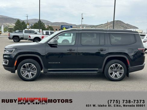 Used 2022 Jeep Wagoneer Series III w/ Convenience Group I AWD/4WD image 4