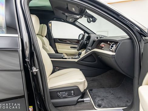 Used 2024 Bentley Bentayga Extended Wheelbase image 28
